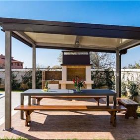 6 bedroom villa with pool near Pula, sleeps 12